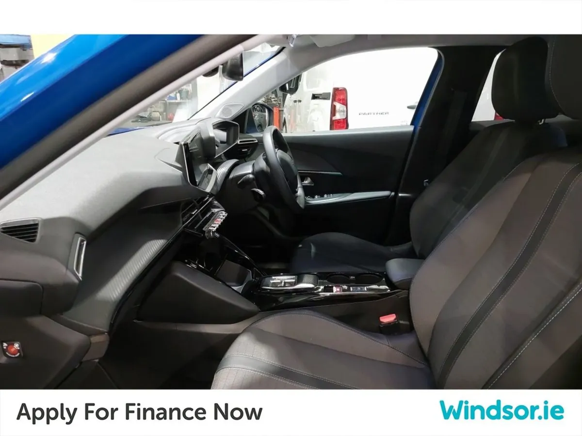 Peugeot 2008 Electric 136bhp (50 Kwh) Allure - Image 4