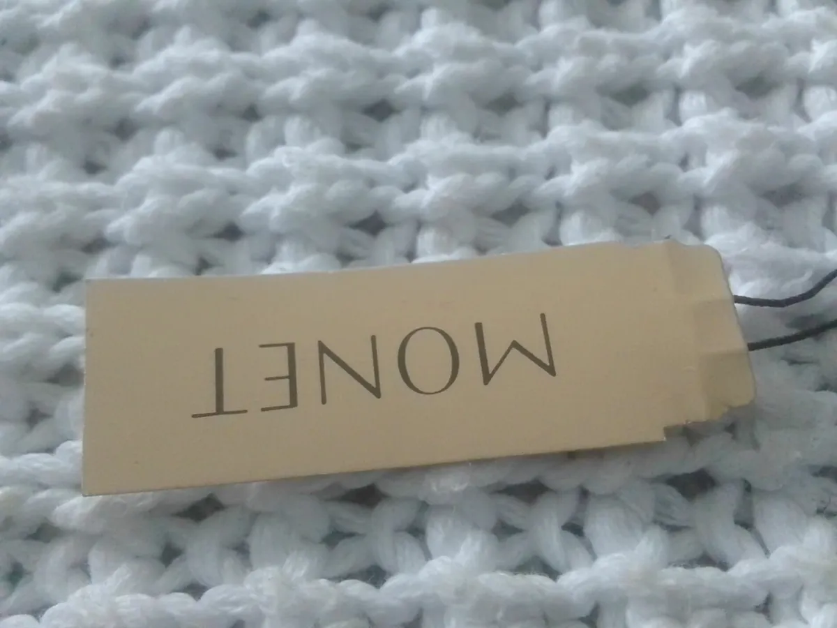 VINTAGE MONET GOLD PLATED NECKLACE UNWORN - Image 2