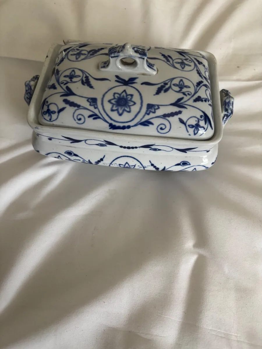 Irish Dresden butter dish - Image 1