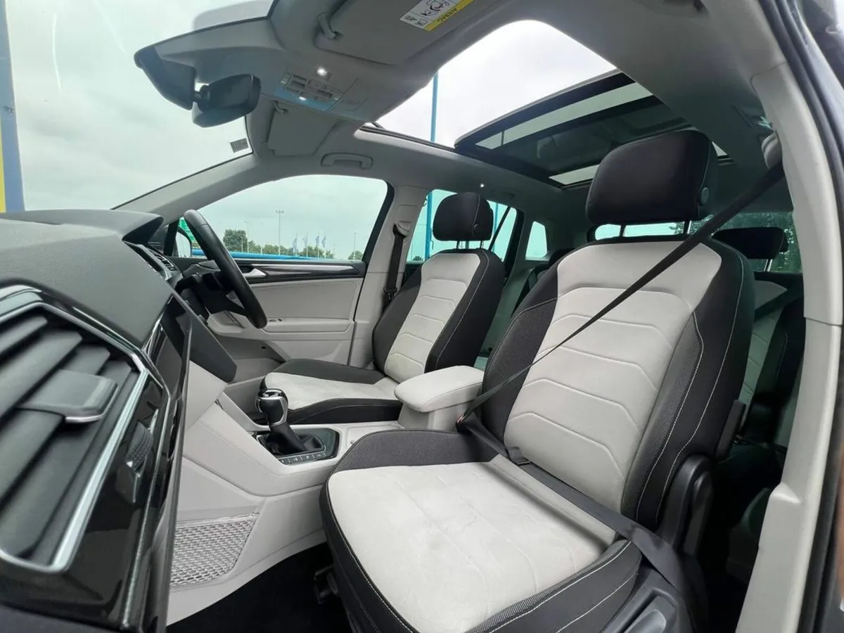 Volkswagen Tiguan ELEGANCE 1.4 TSI HYBRID AUTO // - Image 2