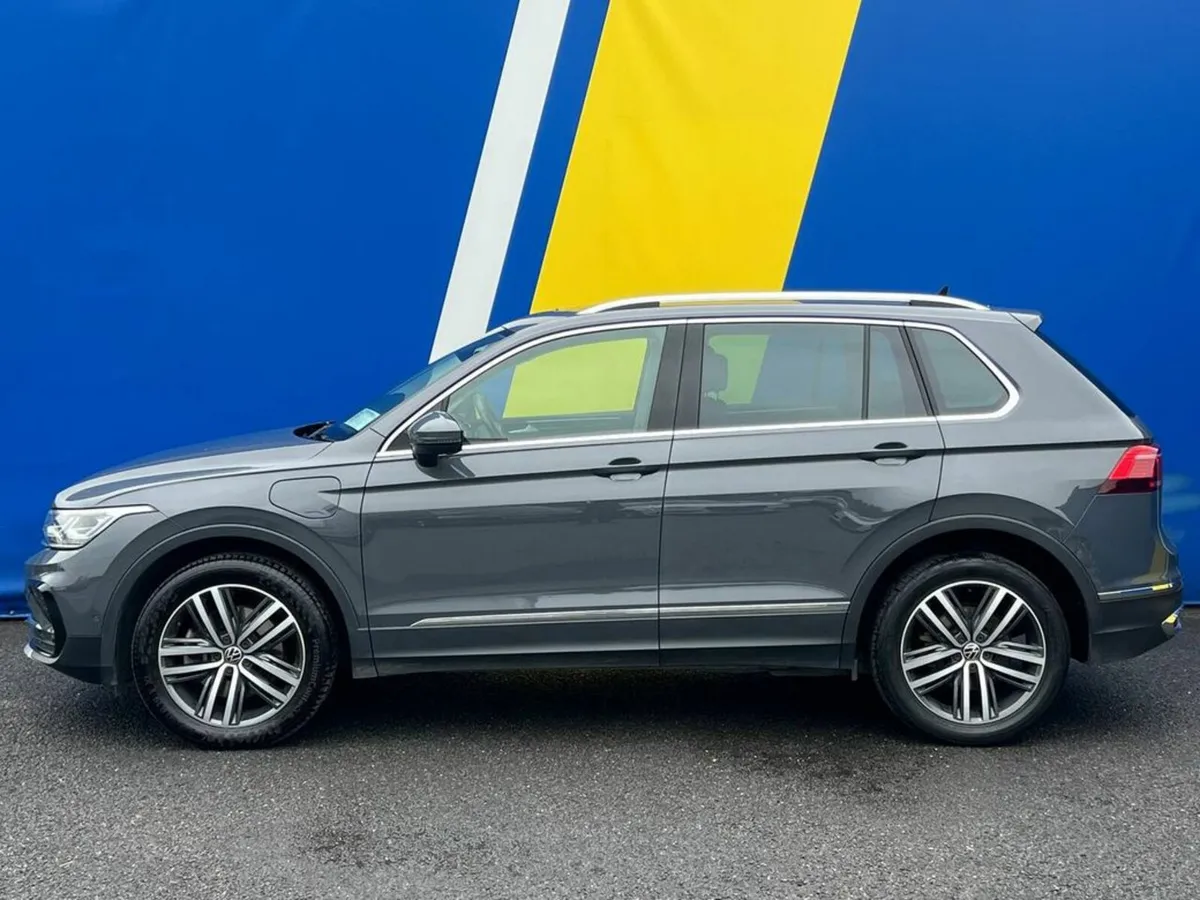 Volkswagen Tiguan ELEGANCE 1.4 TSI HYBRID AUTO // - Image 4