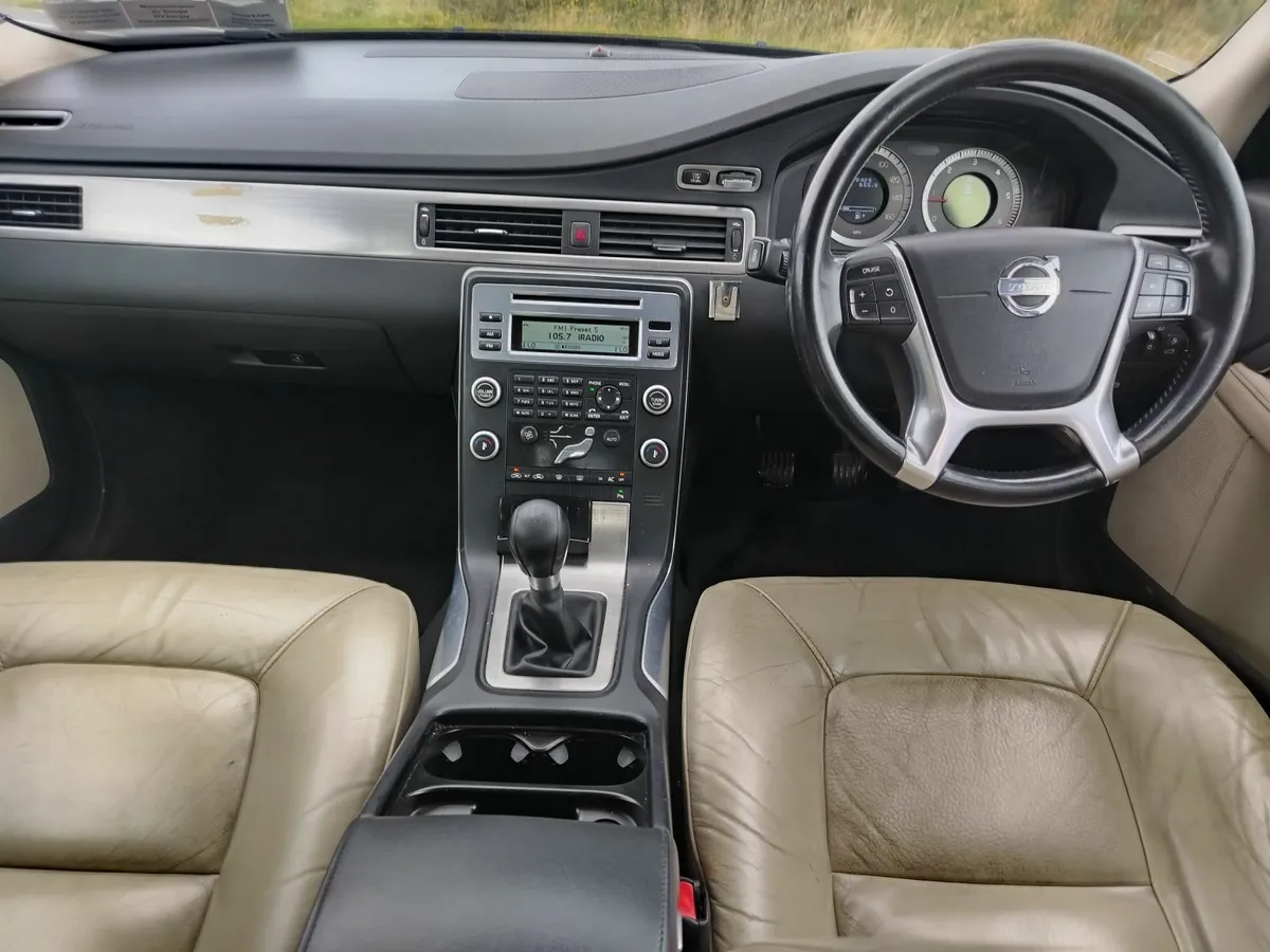 Volvo 80 Series 2010 - Image 2