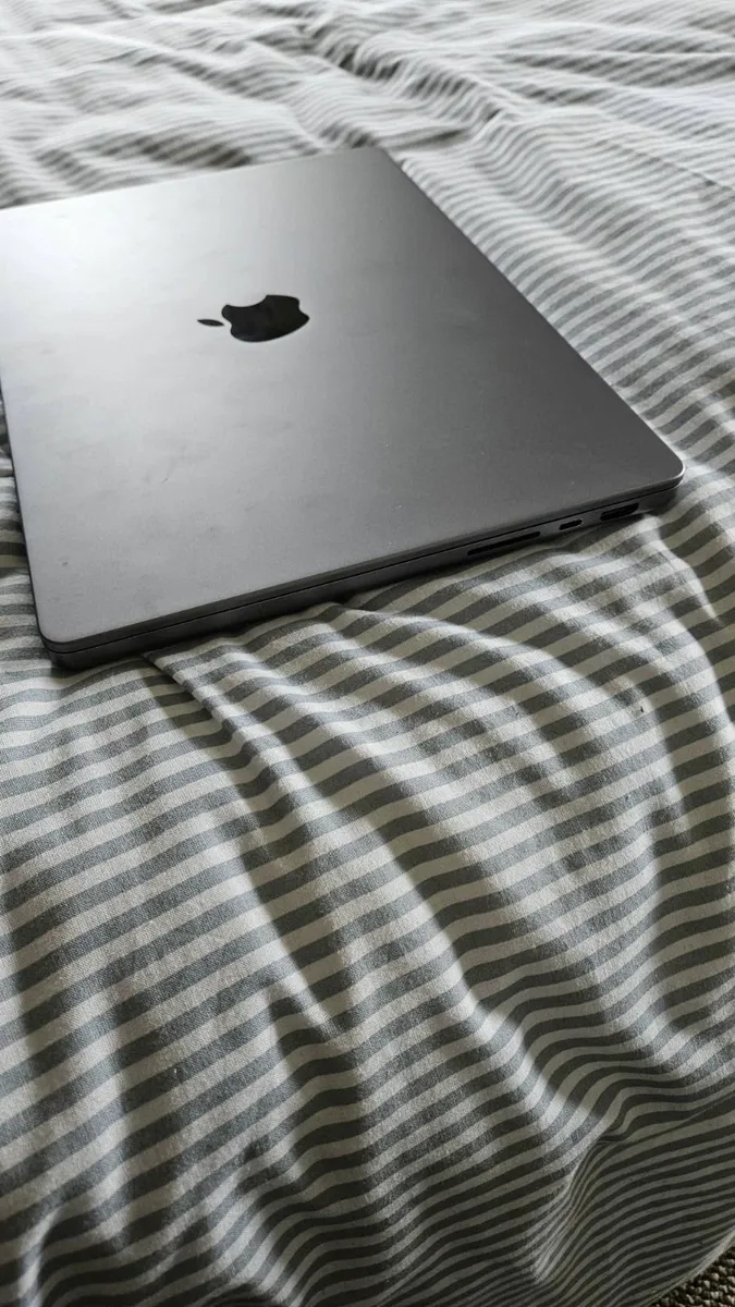 Apple MacBook Pro 14' (2021) M1 1TB SSD 16GB RAM - Image 4