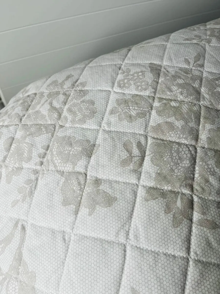 Bed throw - Image 2