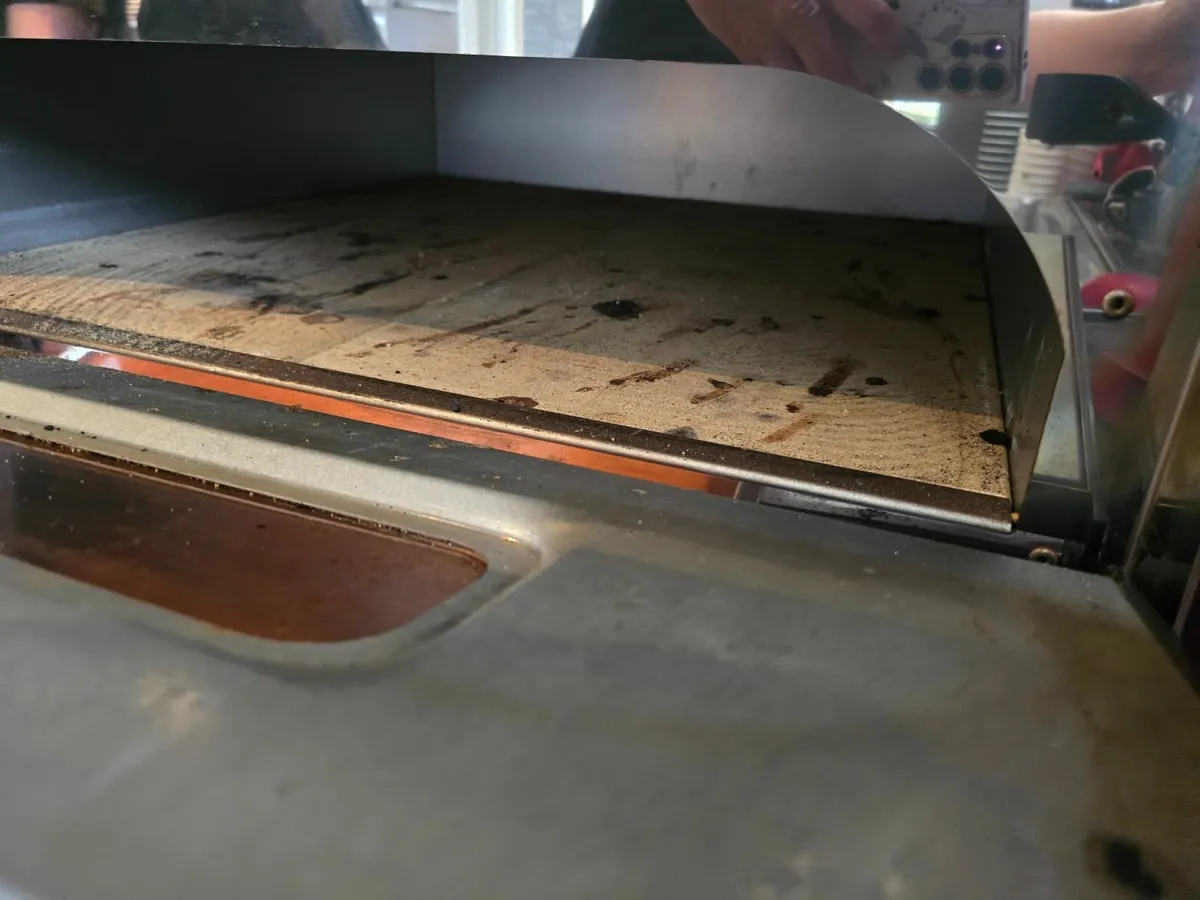 Commercial Pizza oven - Image 2