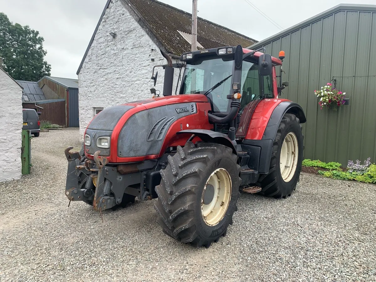 Valtra T202 (2012) (5900 hours) - Image 1