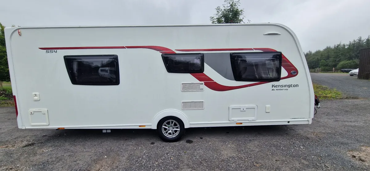Compass Kensington  554 Caravan Island Bed - Image 1
