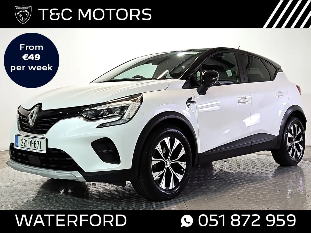 Renault Captur Limited Special Edition Reversing - Image 1