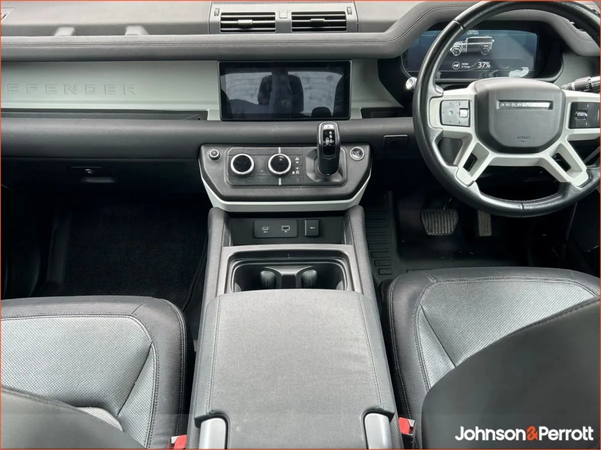Land Rover Defender 2.0 P400e SE 110 Auto 4WD - Image 4
