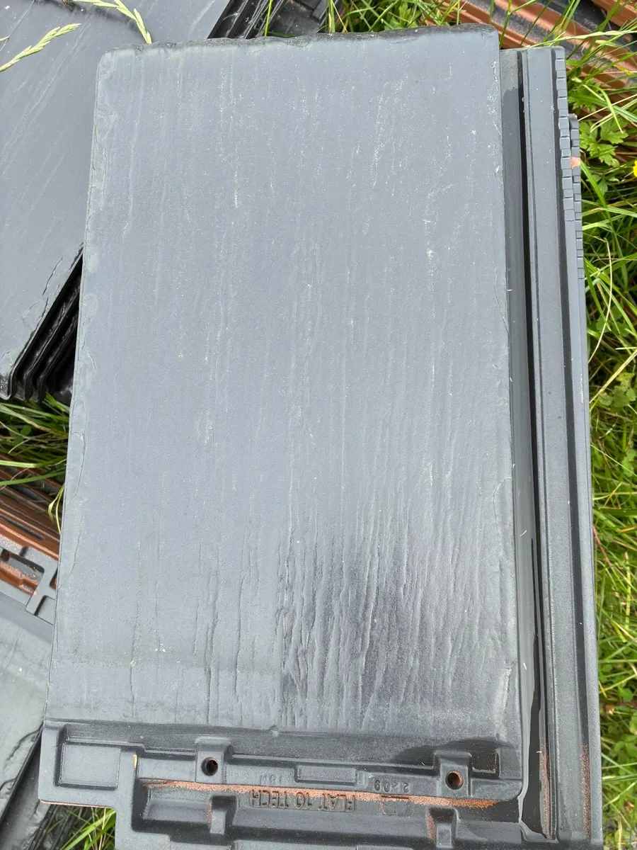 Roof Tiles - 1000 Snowdon Clay Tiles - Image 1