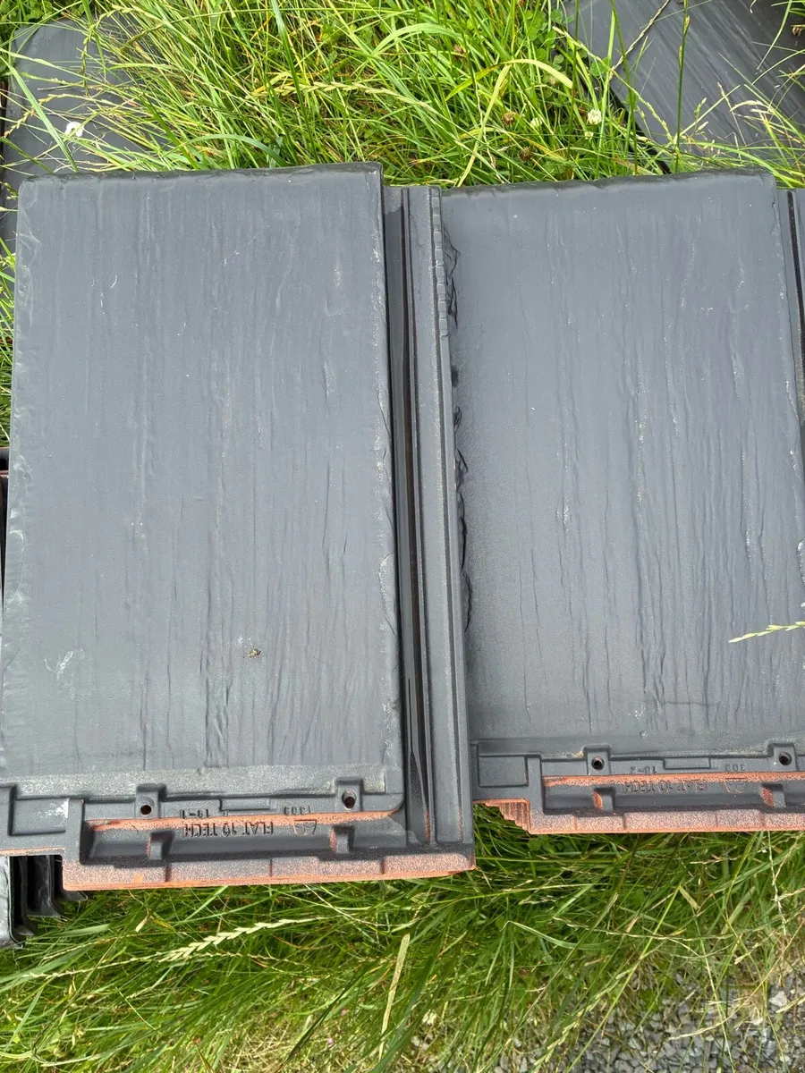 Roof Tiles - 1000 Snowdon Clay Tiles - Image 3