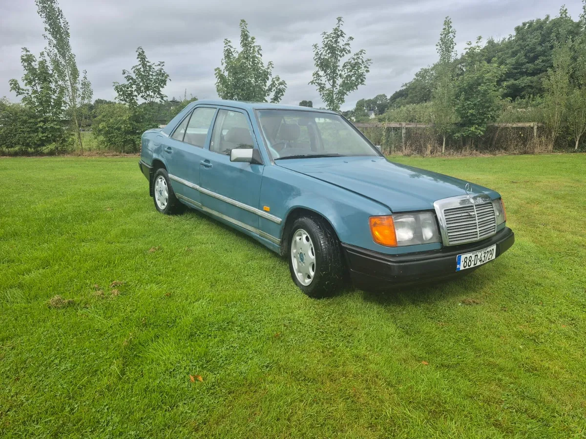 Mercedes 230e - Image 1