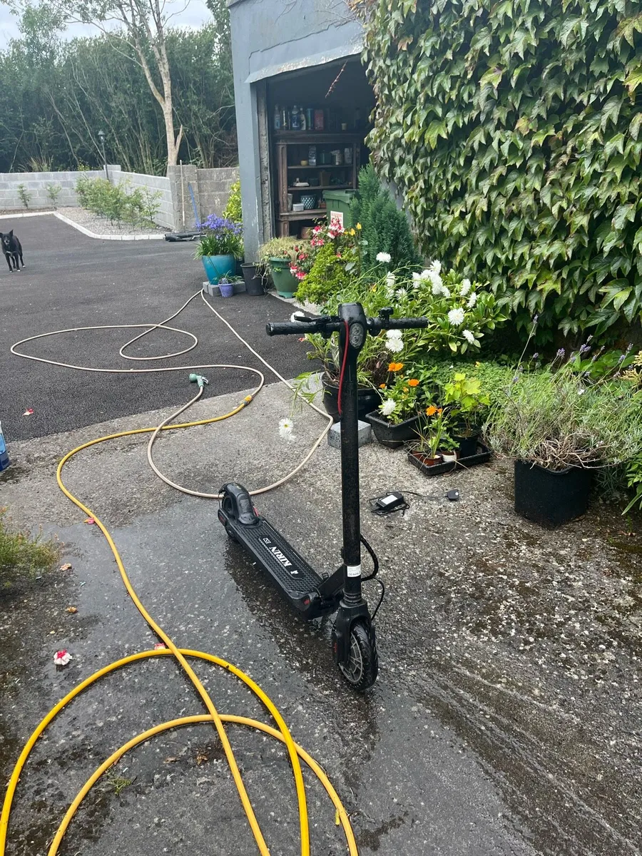Kirin ES2 electric scooter - Image 1