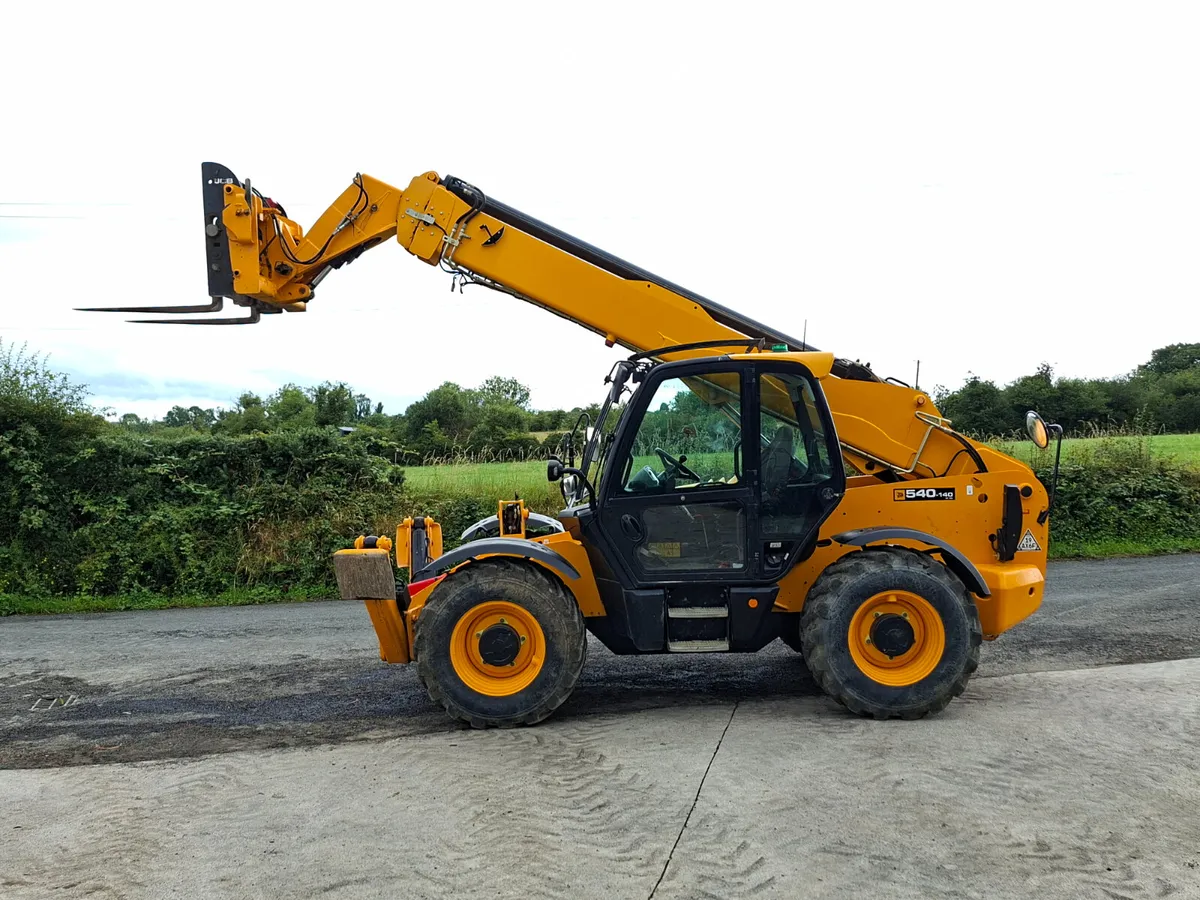 2019 JCB 540 140 Teleporter - Image 1