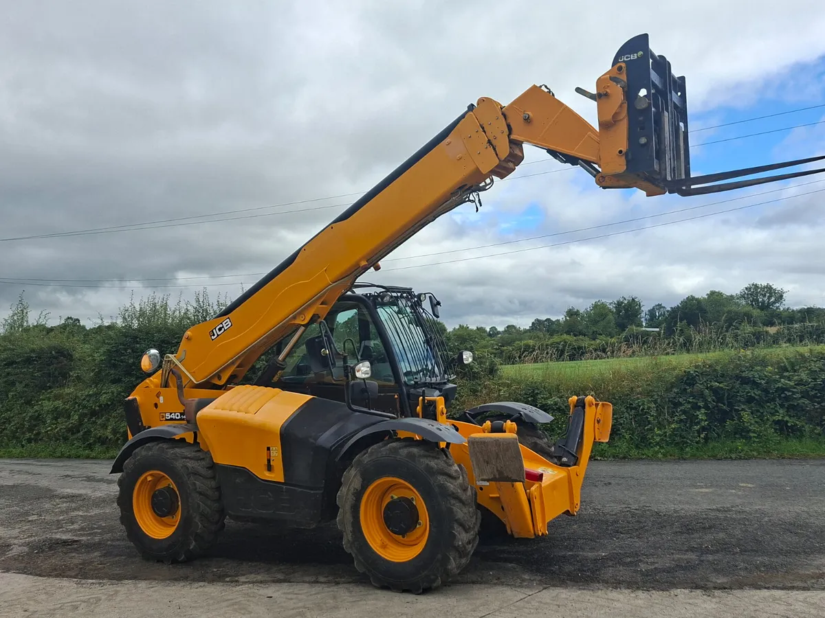 2019 JCB 540 140 Teleporter - Image 2