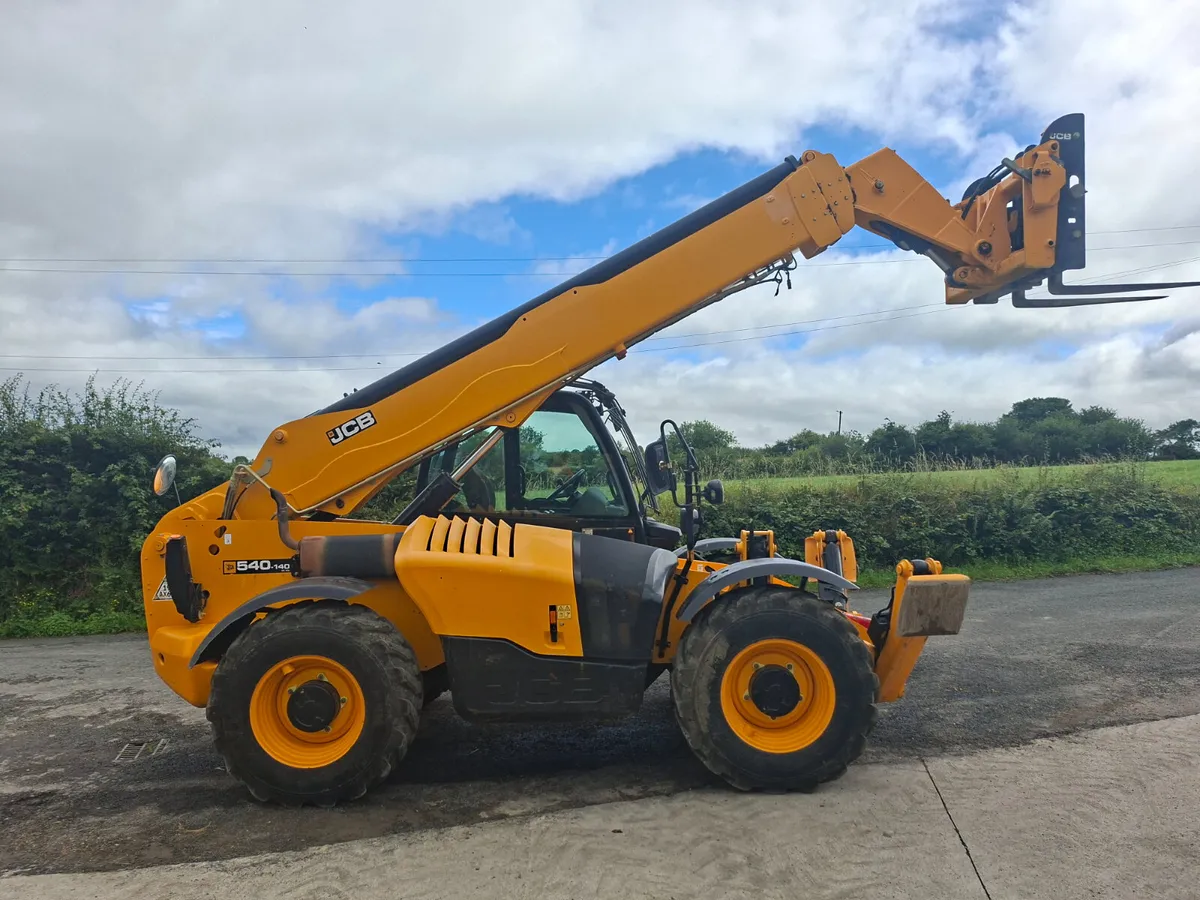 2019 JCB 540 140 Teleporter - Image 4