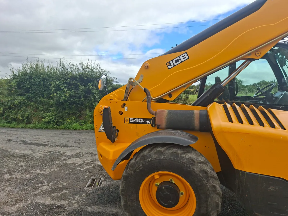 2019 JCB 540 140 Teleporter - Image 3