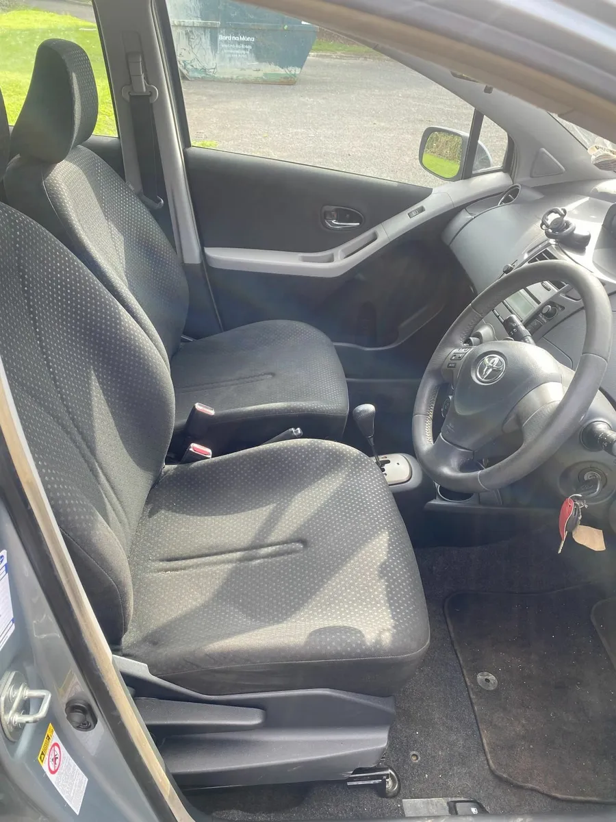 Toyota Yaris 2011 AUTO Low Milage!!!! - Image 4