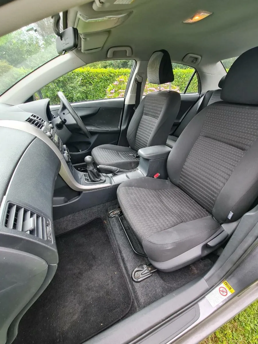 Toyota Corolla - Image 4