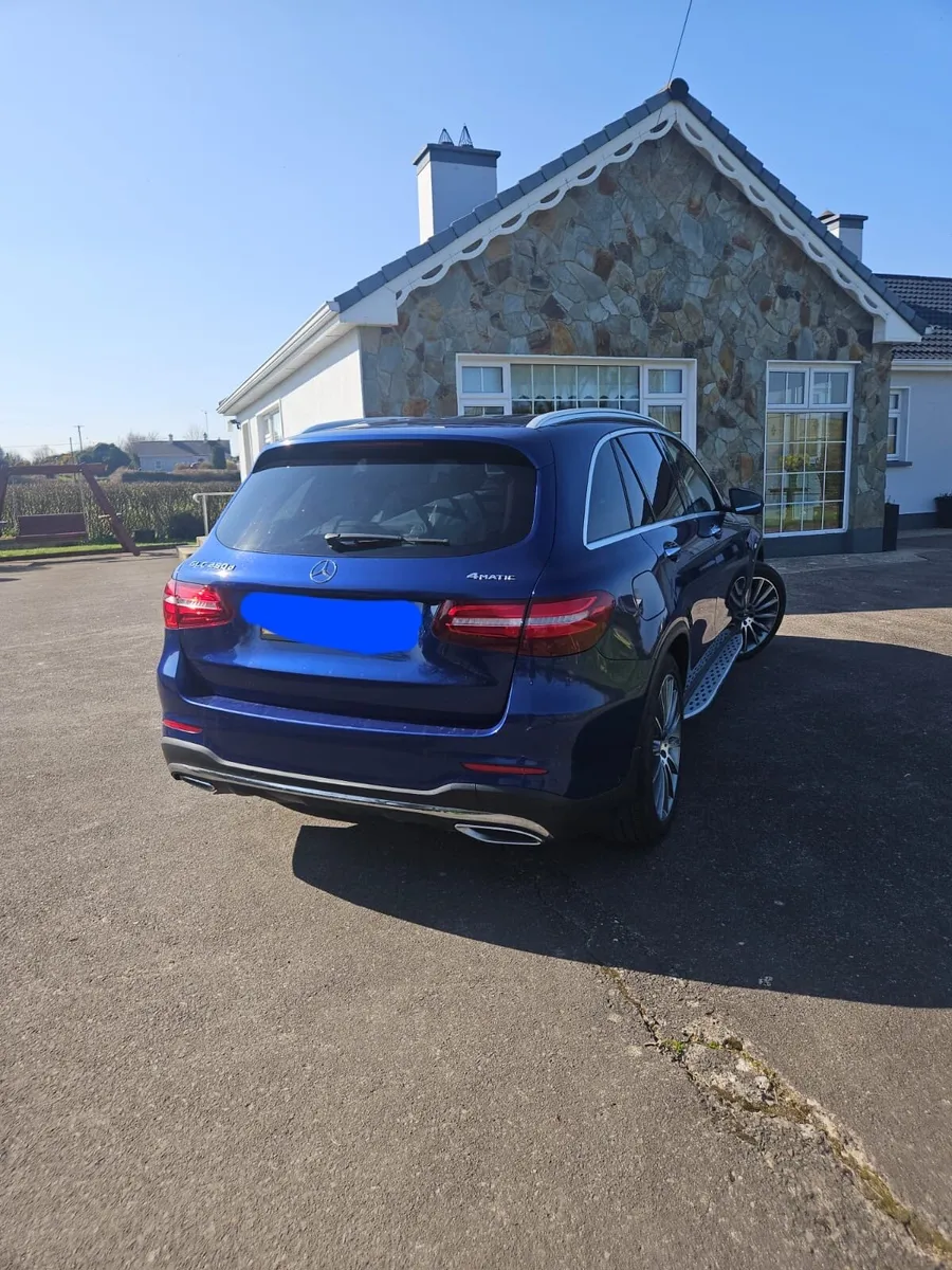 Mercedes GLC Class 250d AMG Line Premium Plus - Image 2