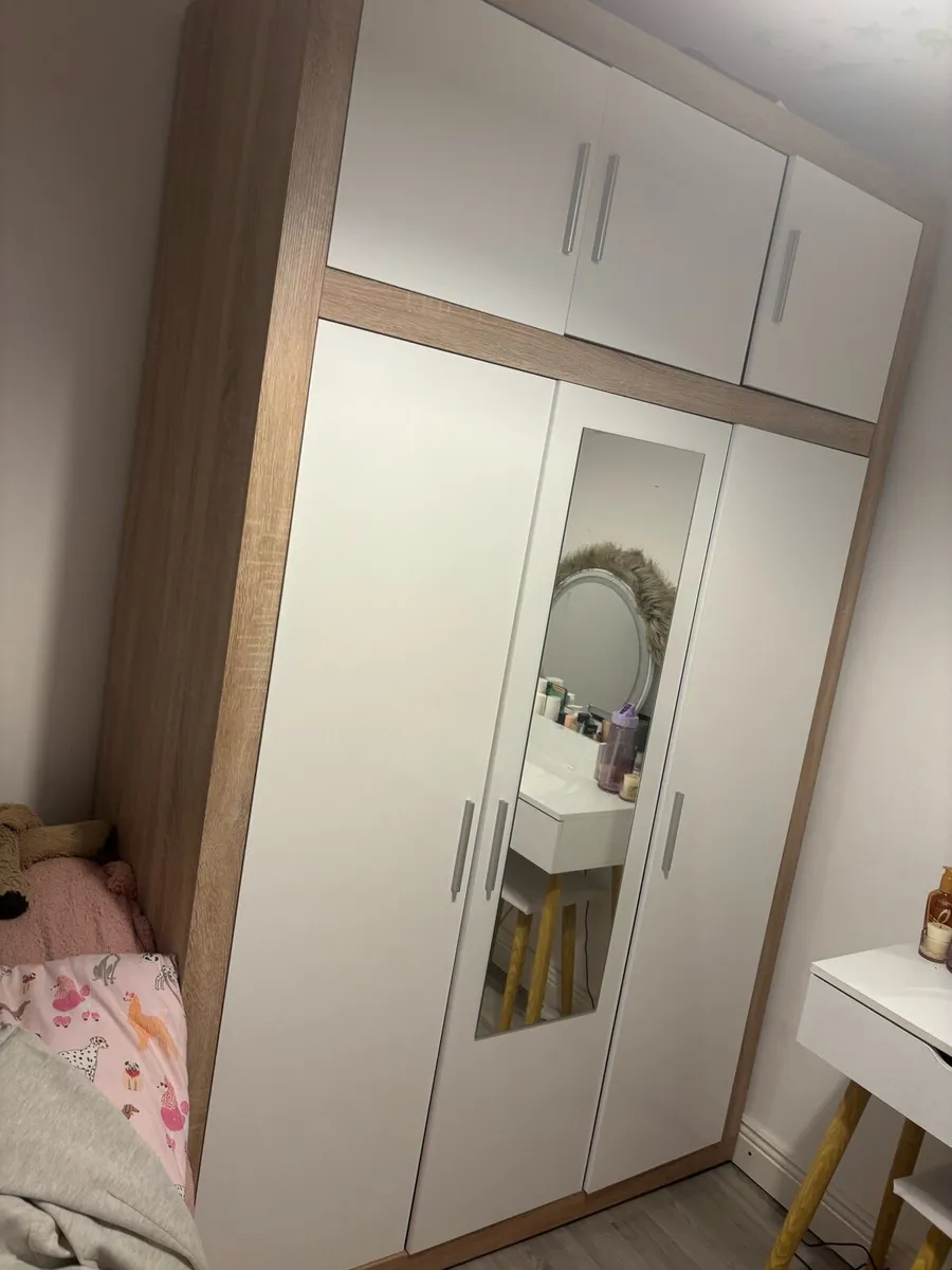 Wardrobe and desk - Image 2