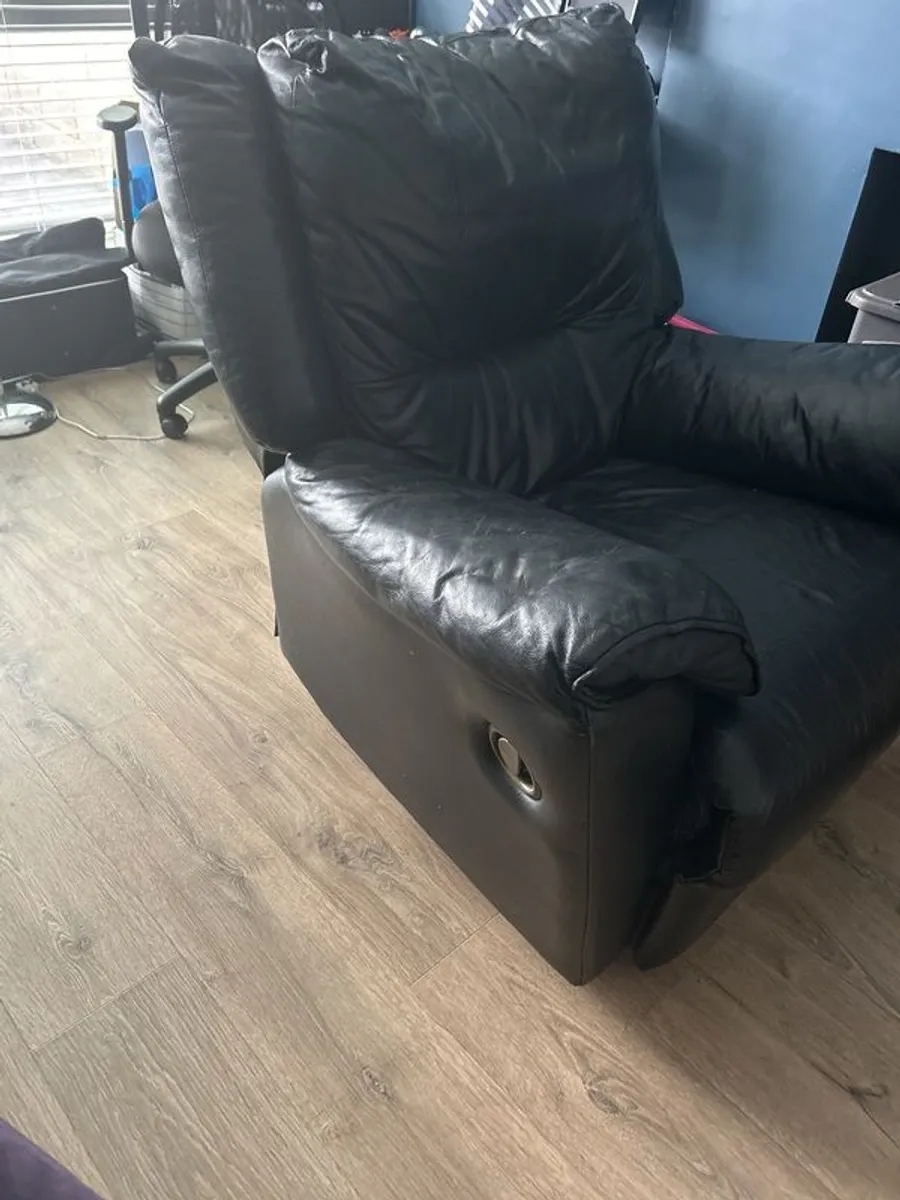 black leather recliner chair - Image 2
