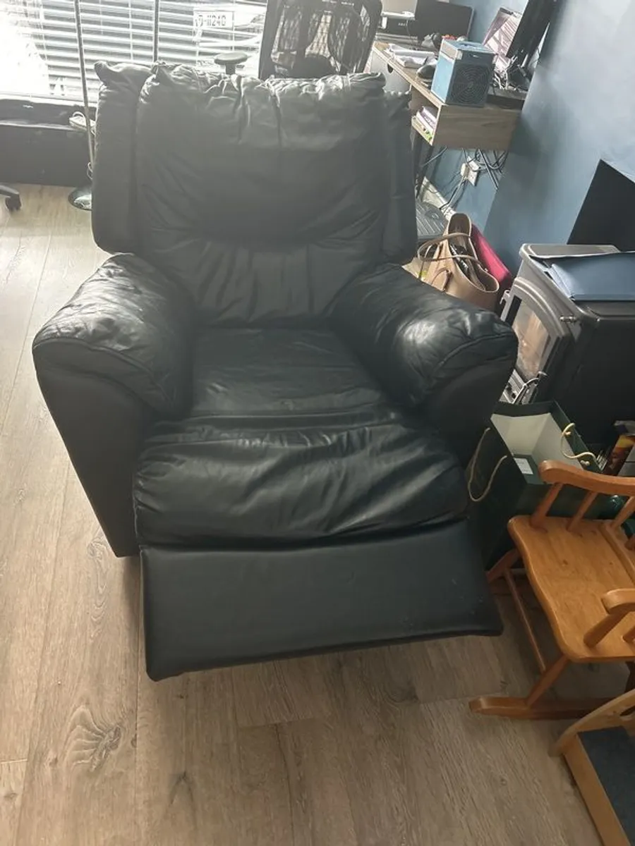 black leather recliner chair - Image 3
