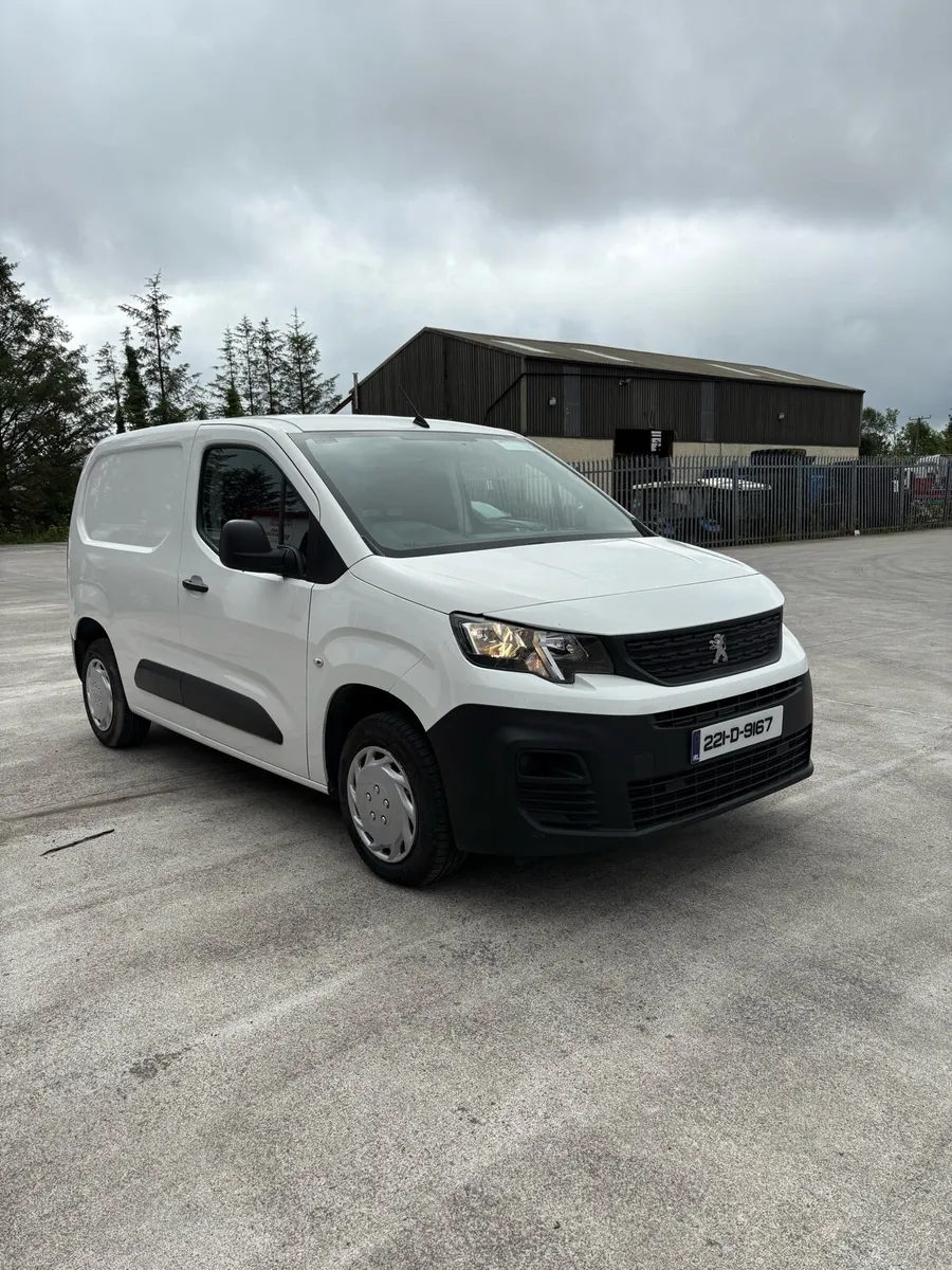 Peugeot partner 2022 6 speed 1.5 BlueHDi - Image 2