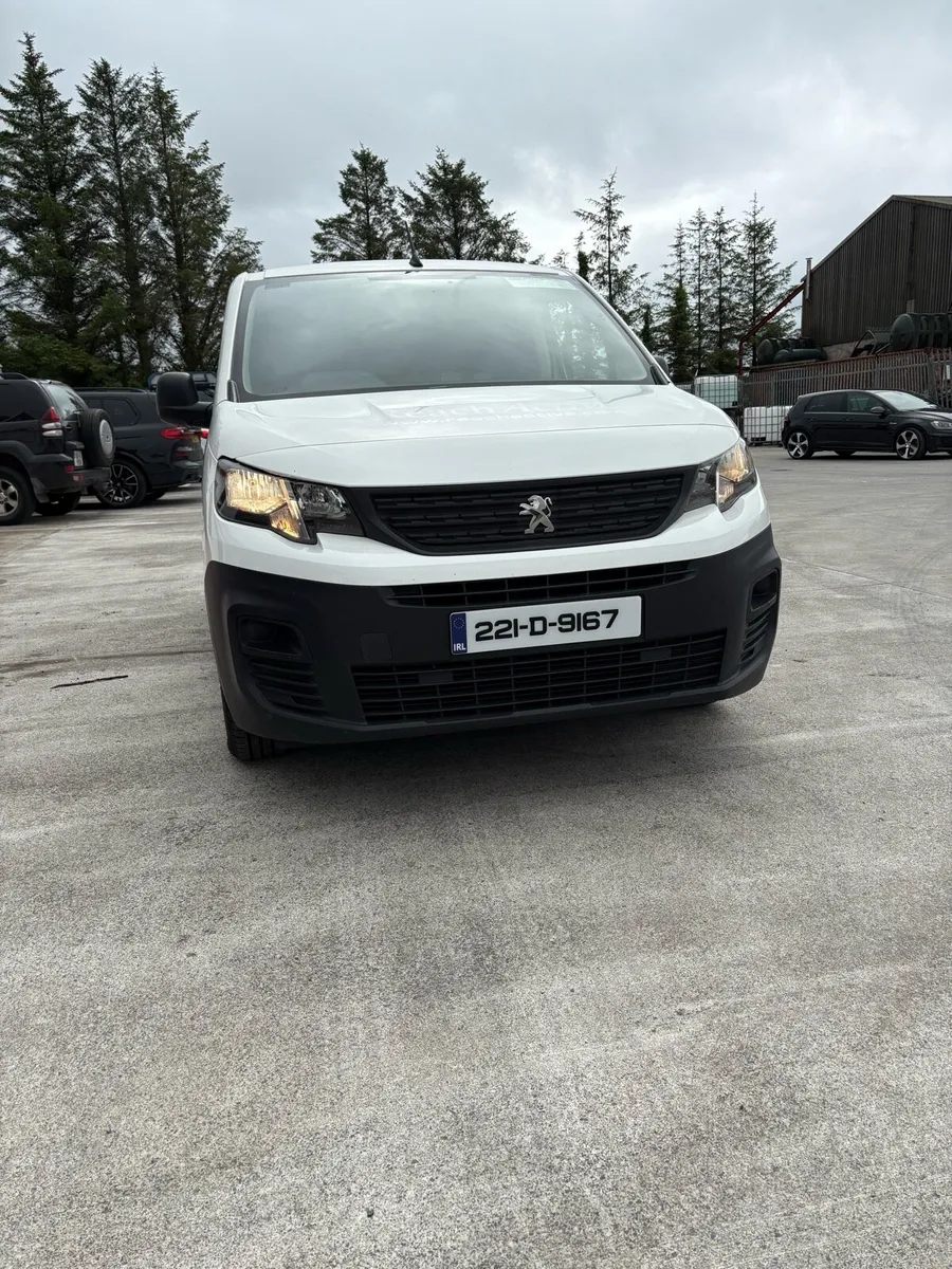 Peugeot partner 2022 6 speed 1.5 BlueHDi - Image 3