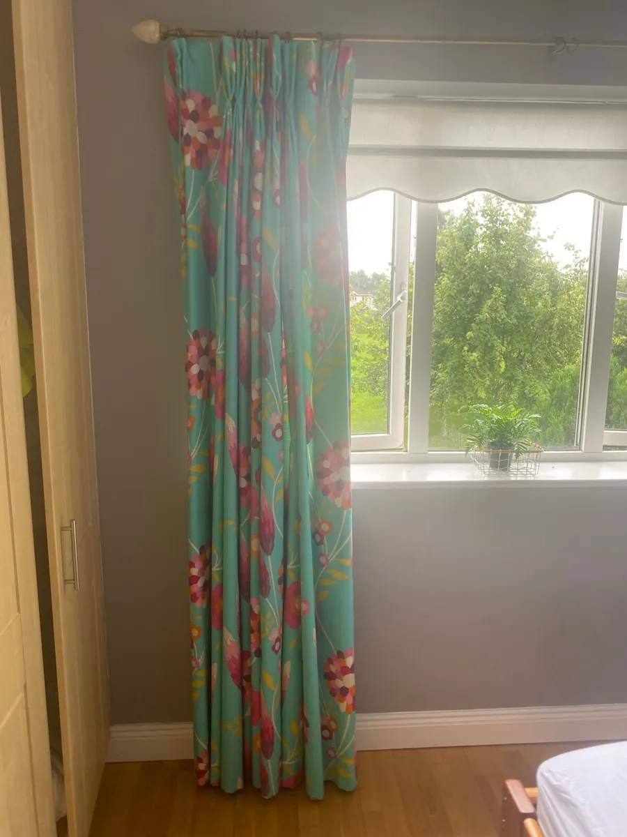 Curtains - Image 4