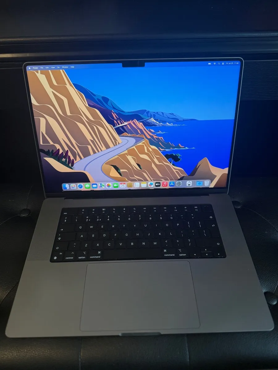 MacBook Pro 16 M1 Pro 2022 32GB/1TBSSD/163c - Image 1