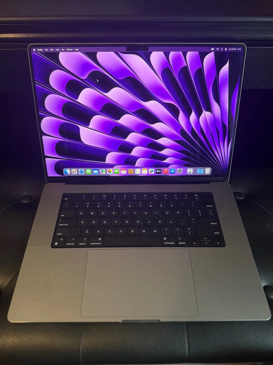MacBook Pro 16 M1 Pro 2022 32GB/1TBSSD/345c - Image 1