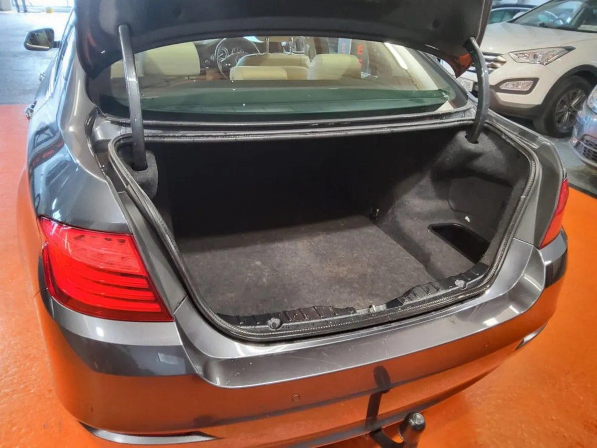 BMW 5 Series 520d SE Auto - Image 3