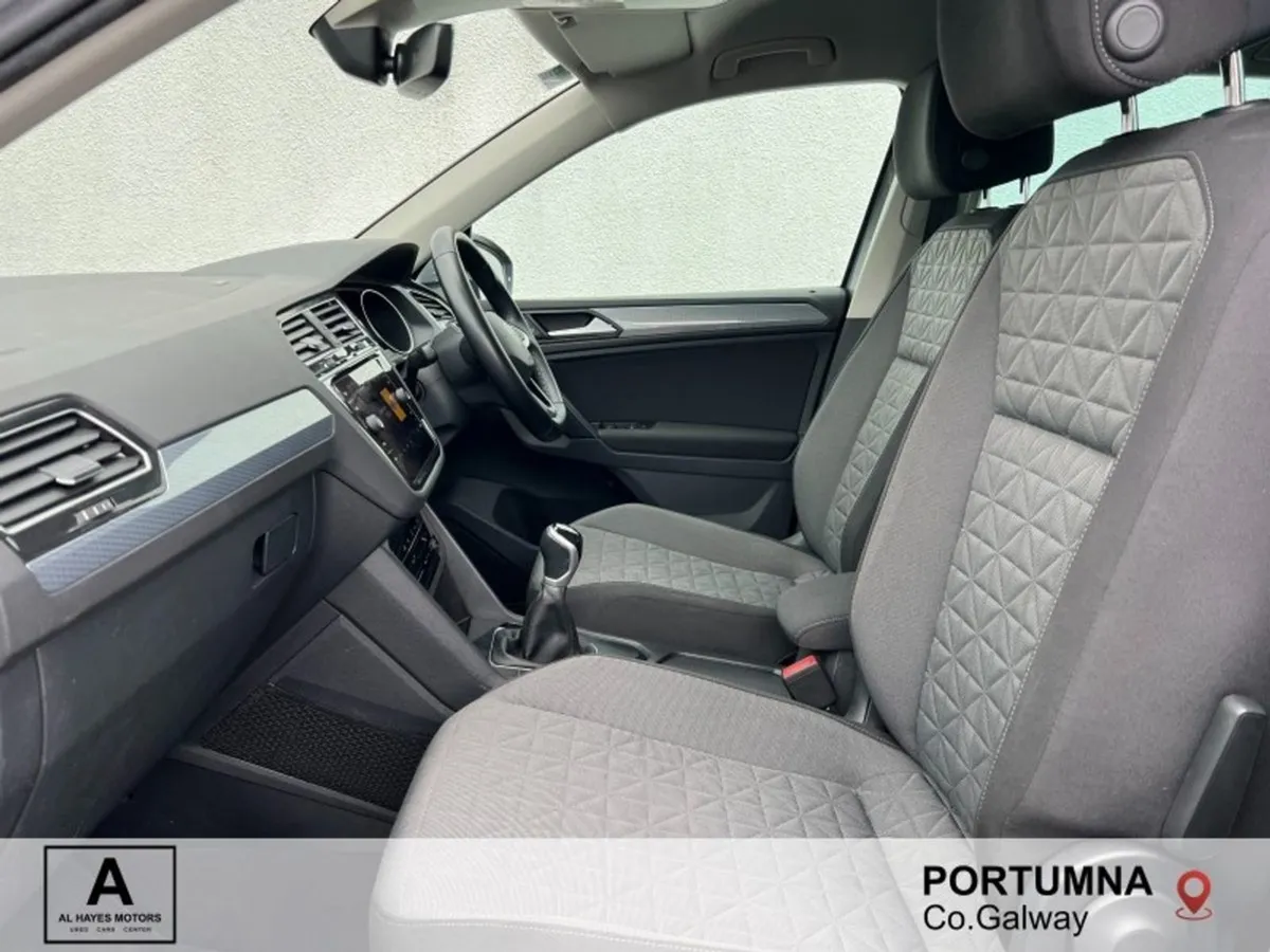 Volkswagen Tiguan 2022 Life 2.0 TDI 6speed 122BHP - Image 4