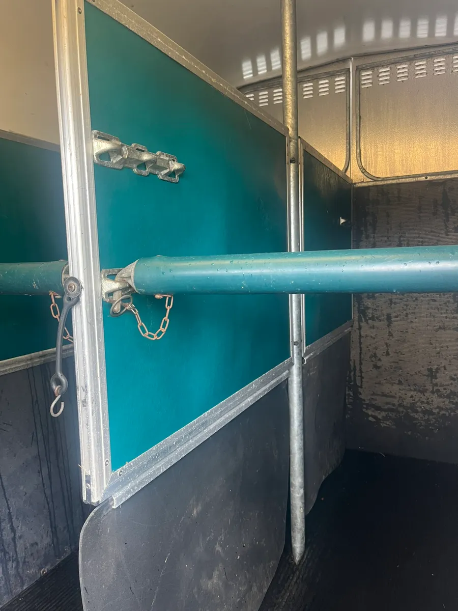 505 horse box for sale - Image 4