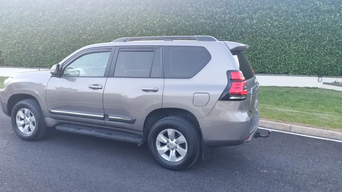 Toyota land cruiser only 333 tax - Image 3
