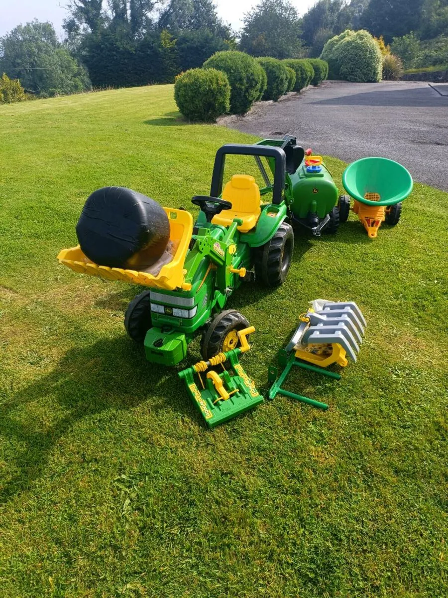 John Deere kids tractor and accessories - Image 4