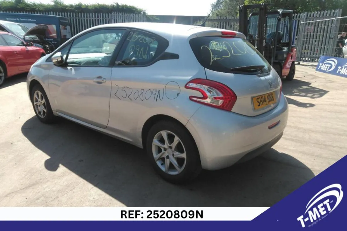 2014 PEUGEOT 208 BREAKING FOR PARTS - Image 4