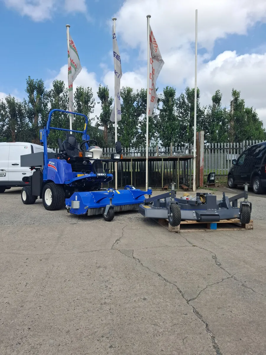 Iseki SF224 Used Out Front Mower with Two Decks - Image 2
