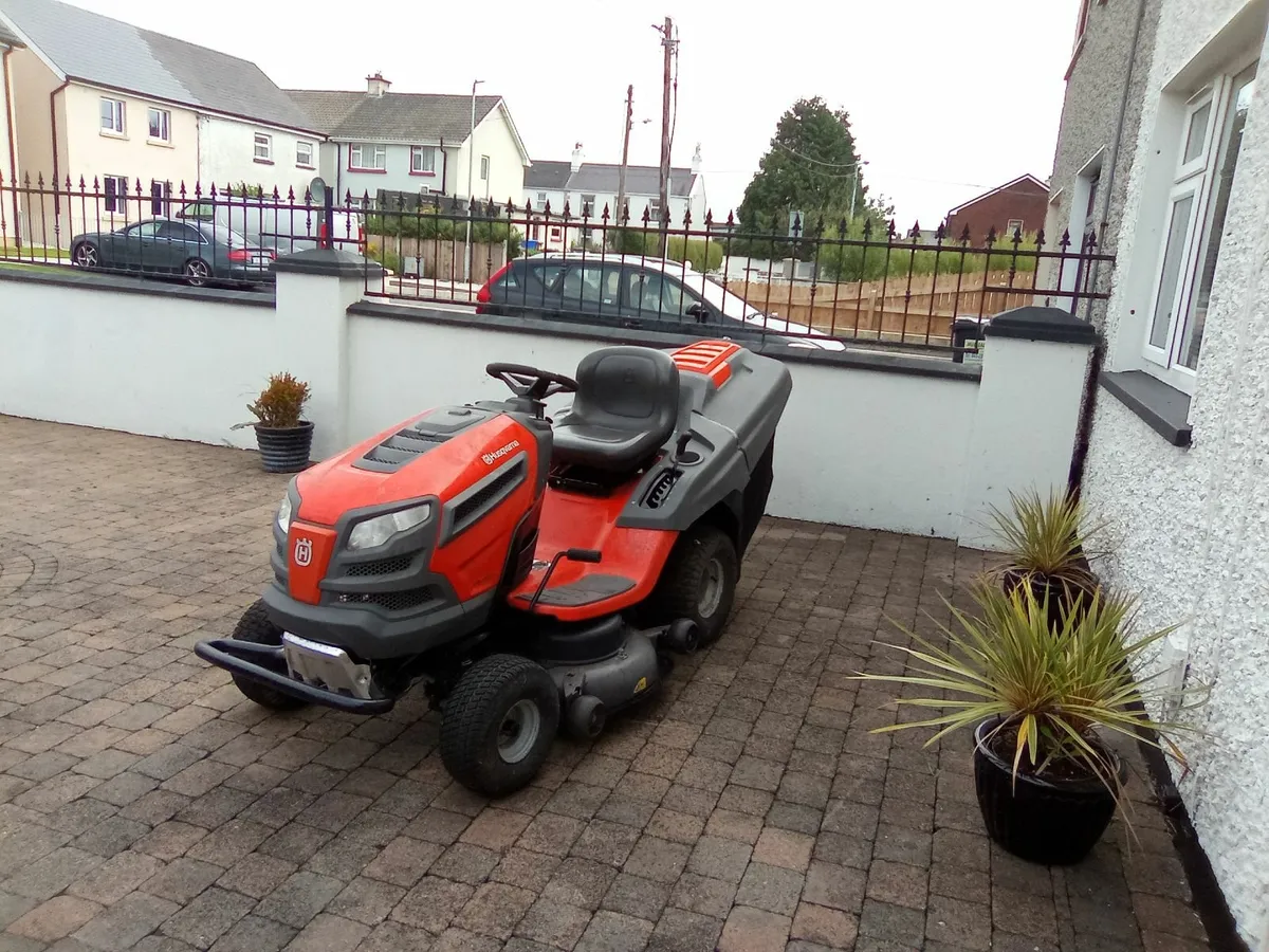 Ride on lawnmower - Image 2