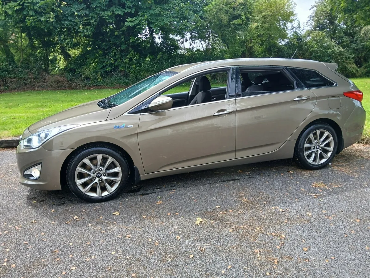 2015 Hyundai i40 Estate Diesel - Image 1