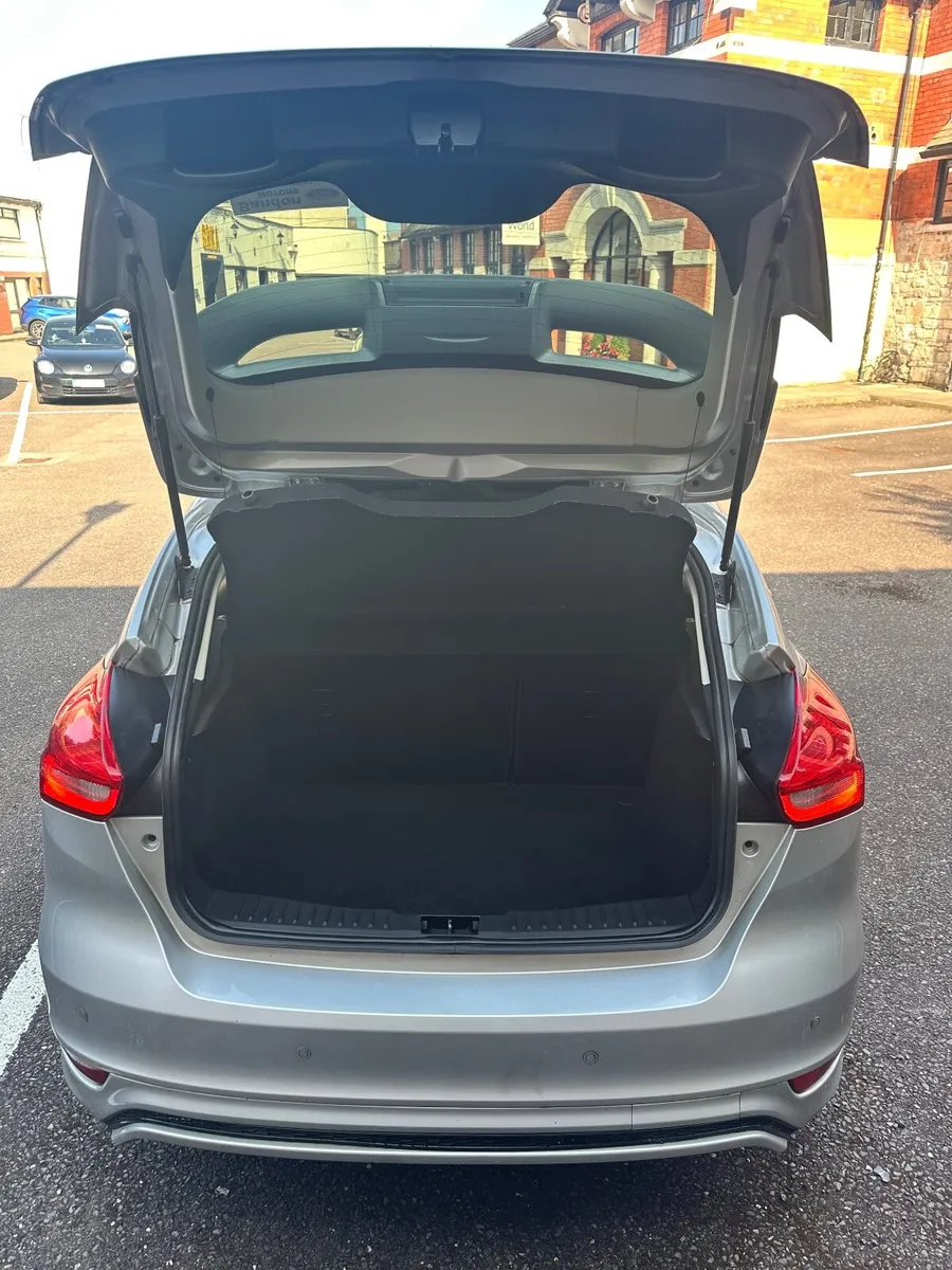 Ford Focus 2015 1.5TDCI 120HP ZETEC S - Image 4