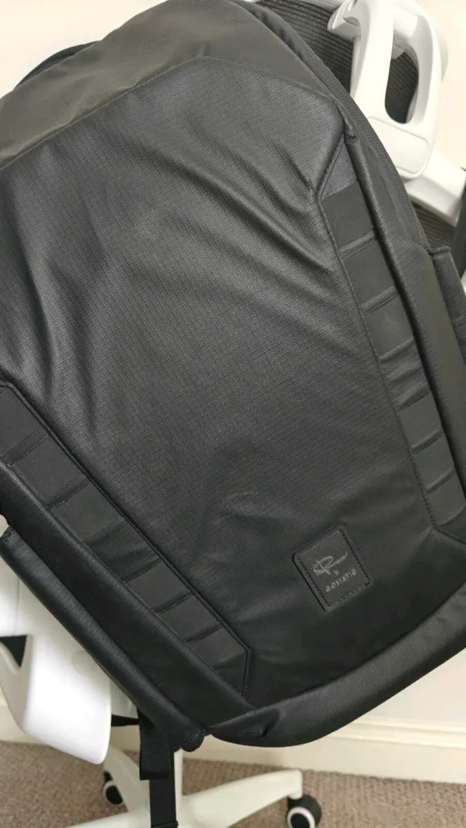Camera Daypack by Gomatic Peter McKinnon 25l - Image 2