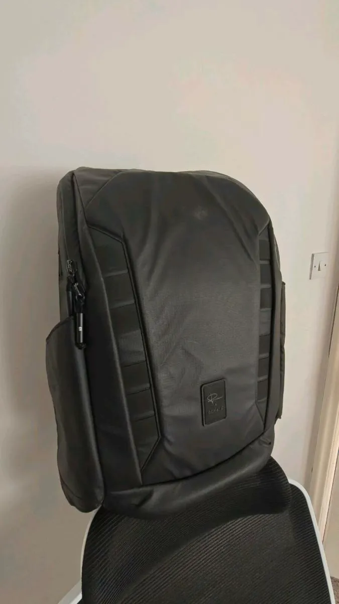 Camera Daypack by Gomatic Peter McKinnon 25l - Image 3