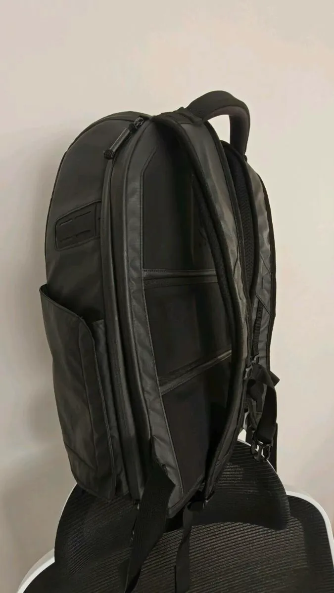 Camera Daypack by Gomatic Peter McKinnon 25l - Image 4