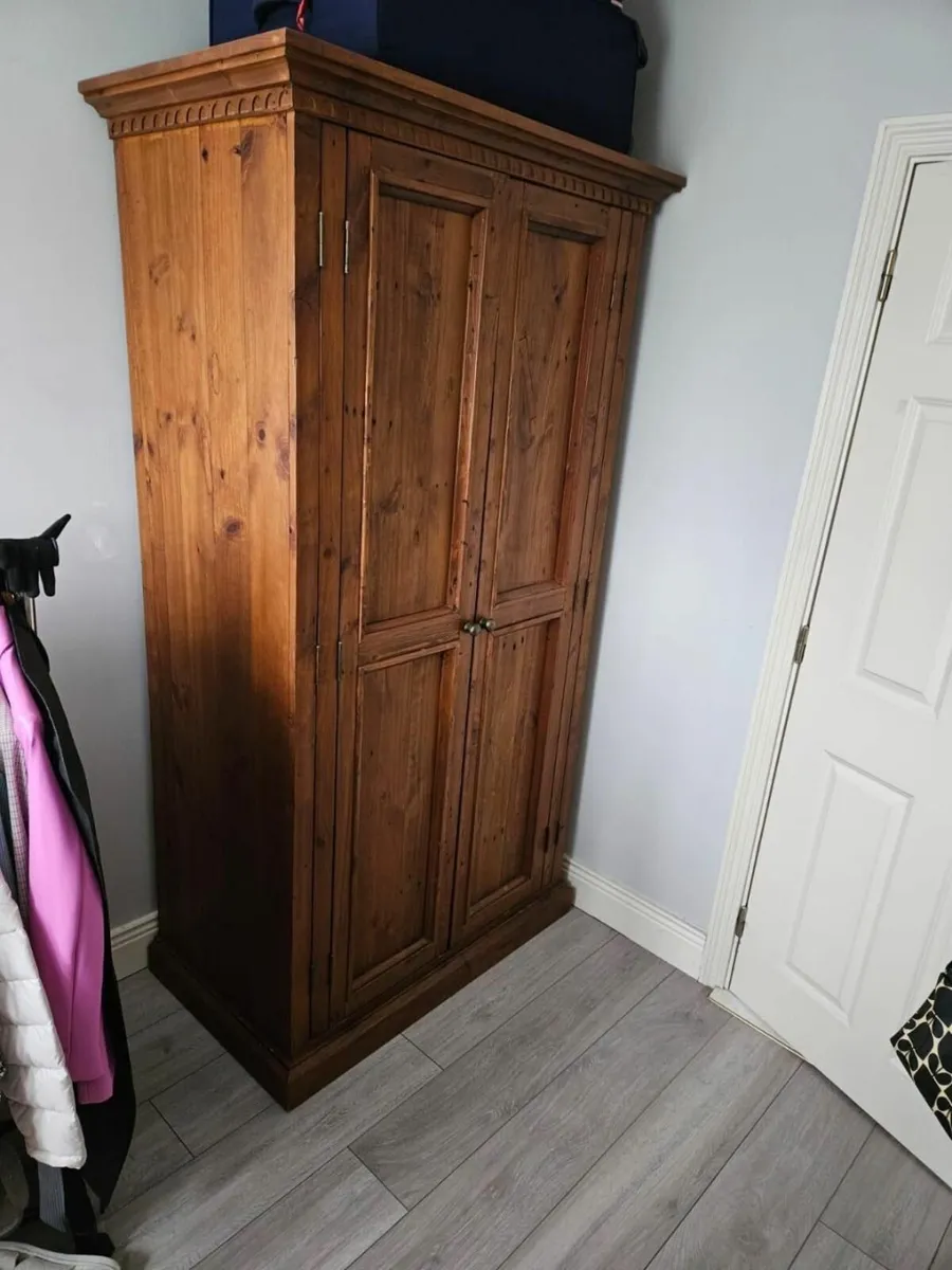 wardrobe - Image 2