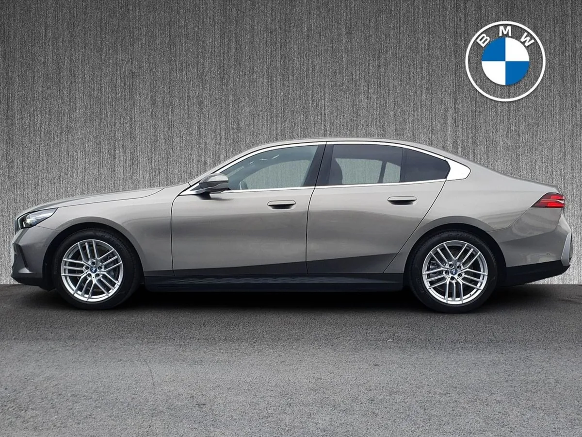 BMW i5 Edrive40 Sport Edition - Image 3