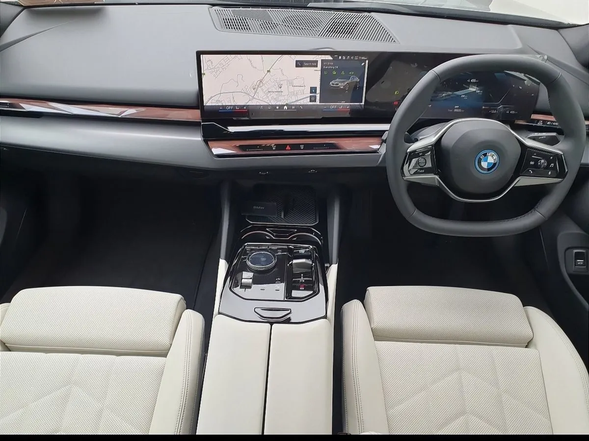 BMW i5 Edrive40 Sport Edition - Image 4