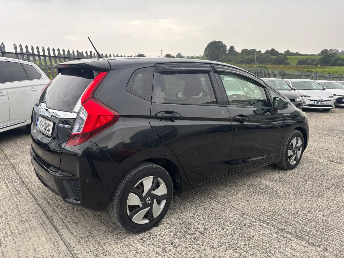 Honda Fit Self Charging Hybrid 2014 - Image 3