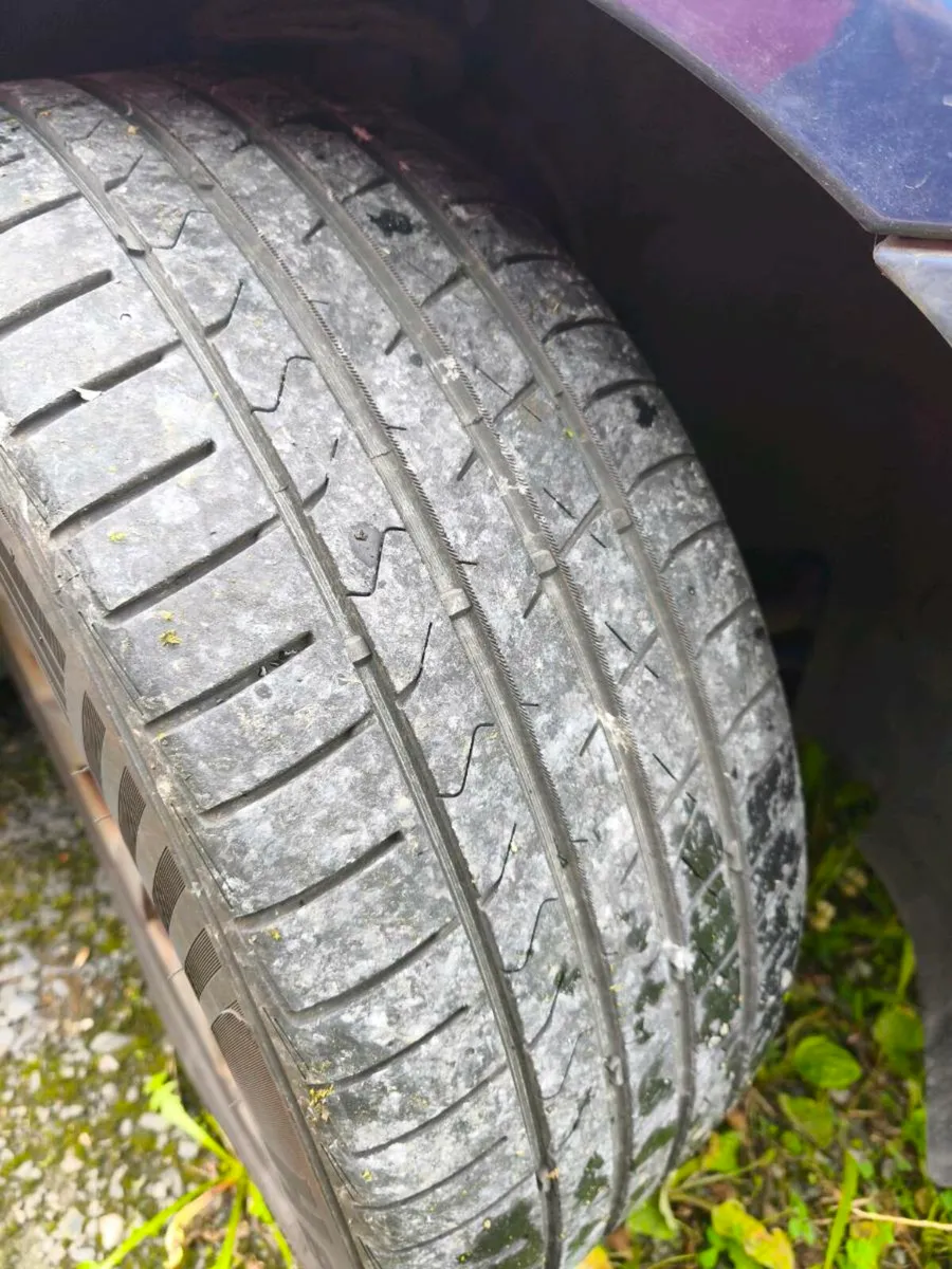 520 3 owner Irish car new tires and battery - Image 2